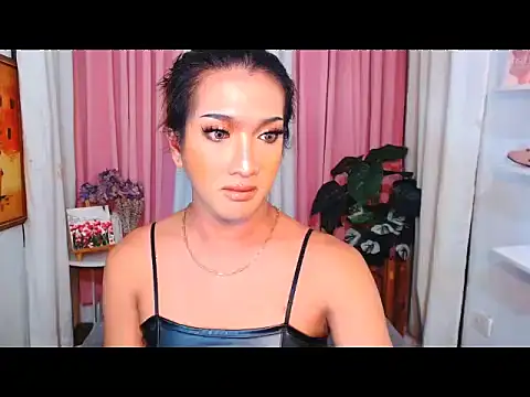 Snapshot of DianaFierce chatting on October 22, 2025, 11:36 pm DianaFierce online show from October 22, 2025, 11:36 pm