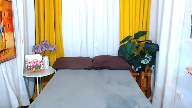 Snapshot of DianaFierce chatting on November 19, 2025, 4:23 am DianaFierce online show from November 19, 2025, 4:23 am