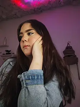 Snapshot of mirandahvelez chatting on November 27, 2025, 12:11 am mirandahvelez online show from November 27, 2025, 12:11 am