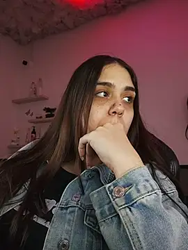 Snapshot of mirandahvelez chatting on October 31, 2025, 6:32 am mirandahvelez online show from October 31, 2025, 6:32 am