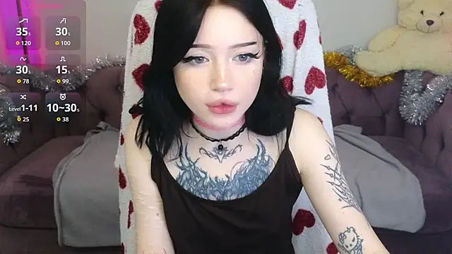 Emma Kirks online show from December 23, 2025, 10:36 am