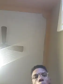 Snapshot of Suamyst_25 chatting on November 7, 2025, 3:05 pm Suamyst 25 online show from November 7, 2025, 3:05 pm