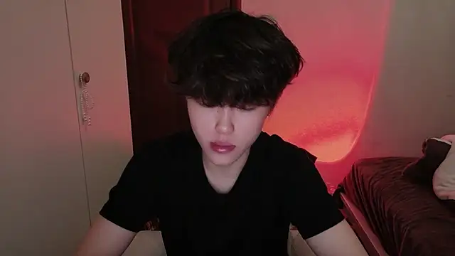 Snapshot of L1kuto chatting on March 6, 2026, 4:57 pm L1kuto online show from March 6, 2026, 4:57 pm