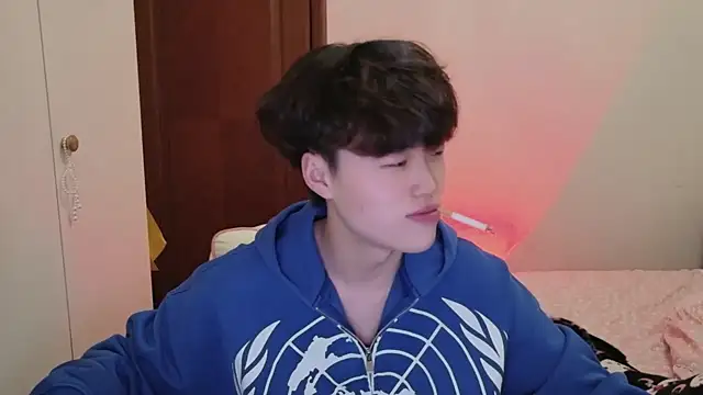 Snapshot of L1kuto chatting on February 8, 2026, 9:29 am L1kuto online show from February 8, 2026, 9:29 am