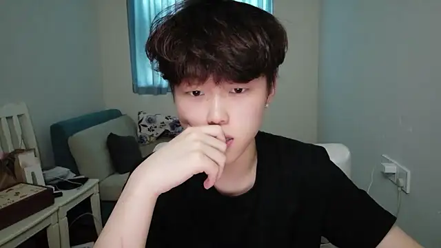 Snapshot of L1kuto chatting on February 11, 2026, 8:47 am L1kuto online show from February 11, 2026, 8:47 am