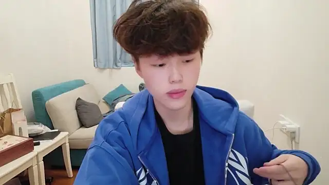 Snapshot of L1kuto chatting on February 10, 2026, 10:58 am L1kuto online show from February 10, 2026, 10:58 am