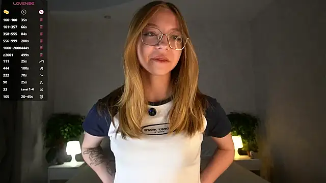 BarbaraViggiani online show from November 26, 2025, 5:57 pm