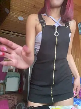 Snapshot of Emilyy-18 chatting on November 29, 2025, 7:58 pm Emilyy-18 online show from November 29, 2025, 7:58 pm