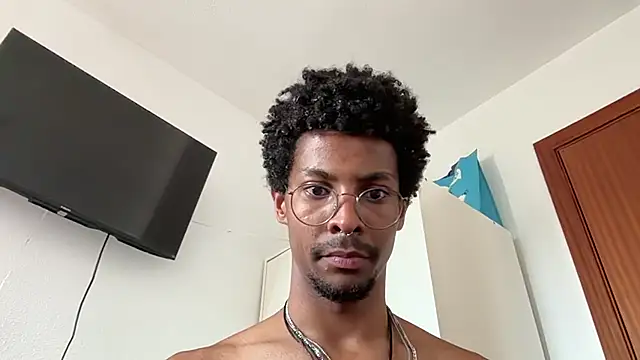 Snapshot of Albert_Madrid chatting on July 2, 2026, 6:03 pm Albert Madrid online show from July 2, 2026, 6:03 pm