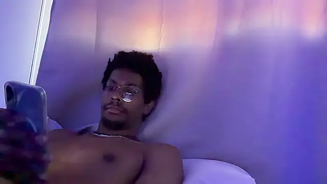 Snapshot of Albert_Madrid chatting on July 4, 2026, 8:10 am Albert Madrid online show from July 4, 2026, 8:10 am