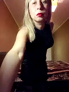 Snapshot of SelinaLovqx chatting on February 22, 2026, 3:35 pm SelinaLovqx online show from February 22, 2026, 3:35 pm