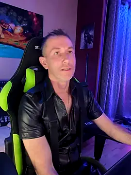 Snapshot of Gamerinleather chatting on October 24, 2025, 5:56 pm Gamerinleather online show from October 24, 2025, 5:56 pm
