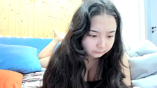 miomyao online show from December 18, 2025, 1:55 am