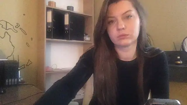 DollyRoma online show from November 7, 2025, 8:41 am