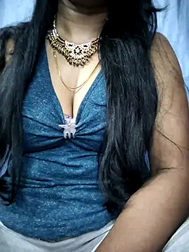 Ezabelljohn online show from April 18, 2026, 7:07 pm