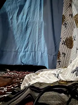 Ezabelljohn online show from April 16, 2026, 9:15 pm