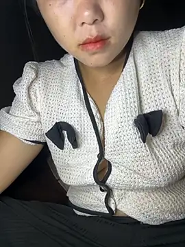 Snapshot of love_pusy09 chatting on October 24, 2025, 12:42 am love pusy09 online show from October 24, 2025, 12:42 am