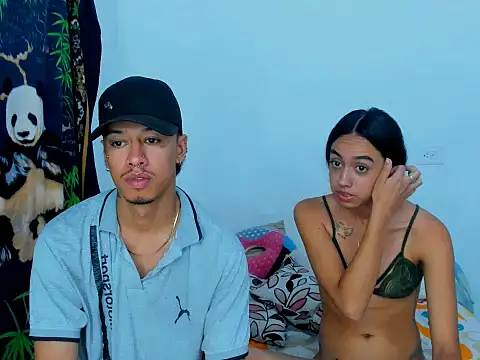 Snapshot of karoll_and_erik chatting on November 15, 2025, 6:56 pm karoll and erik online show from November 15, 2025, 6:56 pm