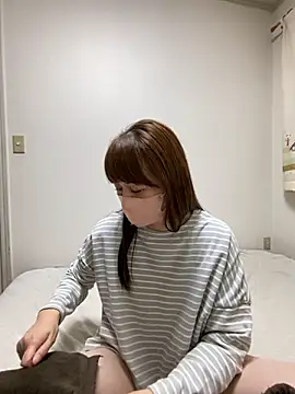 HONMONOHUUHU online show from December 4, 2025, 3:55 pm