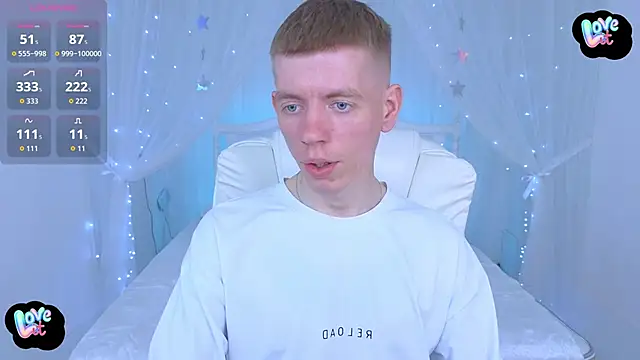 Snapshot of Cristian__Dior chatting on April 17, 2026, 9:45 am Cristian Dior online show from April 17, 2026, 9:45 am