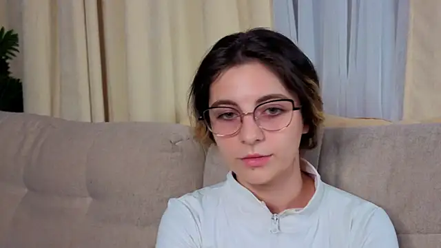 Snapshot of CasandraMickell chatting on November 6, 2025, 6:45 pm CasandraMickell online show from November 6, 2025, 6:45 pm