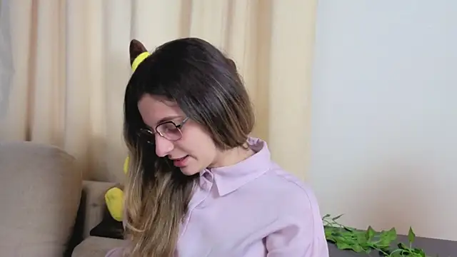 Snapshot of CasandraMickell chatting on October 29, 2025, 6:12 am CasandraMickell online show from October 29, 2025, 6:12 am