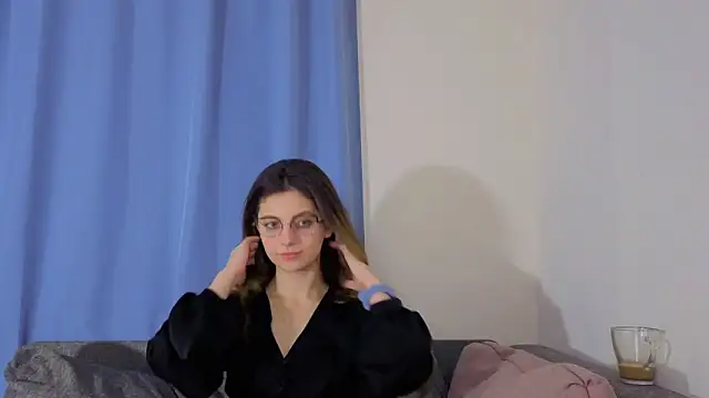 Snapshot of CasandraMickell chatting on December 4, 2025, 9:36 pm CasandraMickell online show from December 4, 2025, 9:36 pm