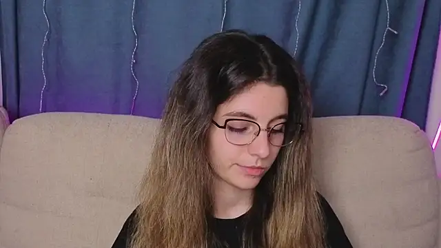 Snapshot of CasandraMickell chatting on November 15, 2025, 7:29 pm CasandraMickell online show from November 15, 2025, 7:29 pm