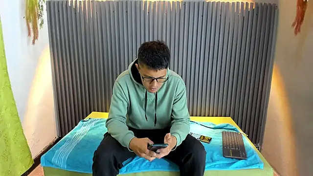 Snapshot of STEPHEN_BONNET chatting on October 25, 2025, 12:28 pm STEPHEN BONNET online show from October 25, 2025, 12:28 pm