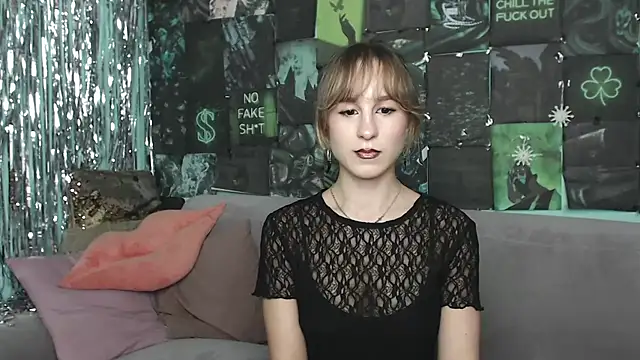 Snapshot of AlishaKellyi chatting on October 26, 2025, 5:41 am AlishaKellyi online show from October 26, 2025, 5:41 am