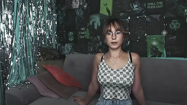 Snapshot of AlishaKellyi chatting on November 13, 2025, 5:33 am AlishaKellyi online show from November 13, 2025, 5:33 am