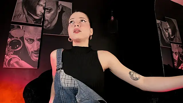 Snapshot of LolaMustaine_ chatting on November 28, 2025, 9:26 pm LolaMustaine online show from November 28, 2025, 9:26 pm