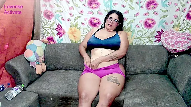 Bonnie and wizkhal online show from February 28, 2026, 6:18 pm