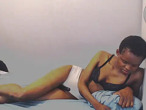 Snapshot of Sweet-PetiteX chatting on October 27, 2025, 11:16 pm Sweet-PetiteX online show from October 27, 2025, 11:16 pm