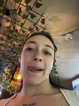 Lia  white online show from November 18, 2025, 10:34 pm