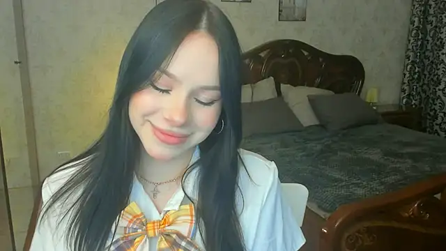 FloraCherry online show from November 13, 2025, 11:36 am