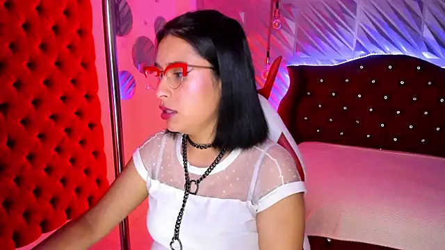Roxanne Han online show from August 2, 2026, 3:27 am