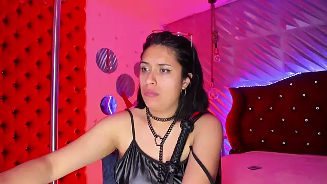 Roxanne Han online show from July 28, 2026, 4:39 pm