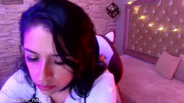 Snapshot of Roxanne_Han chatting on March 15, 2026, 12:01 pm Roxanne Han online show from March 15, 2026, 12:01 pm