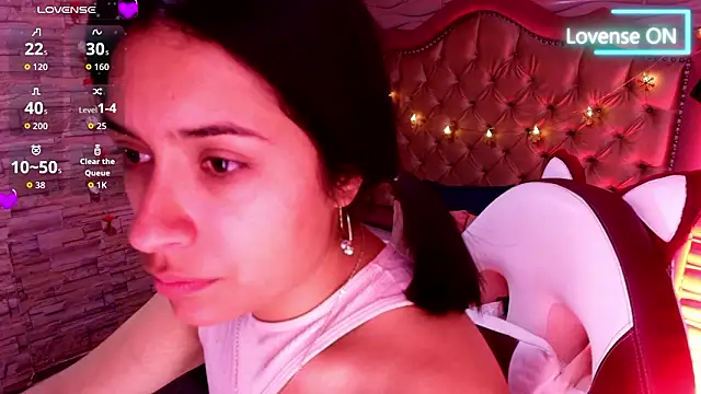 Snapshot of Roxanne_Han chatting on March 6, 2026, 12:00 pm Roxanne Han online show from March 6, 2026, 12:00 pm