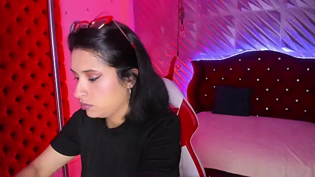 Roxanne Han online show from July 27, 2026, 12:12 pm