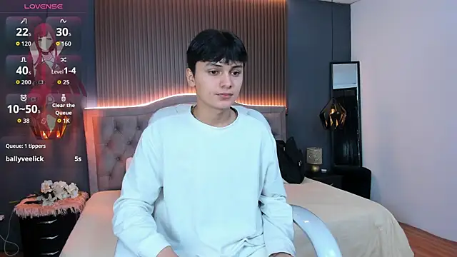 Snapshot of Maxii18_ chatting on October 24, 2025, 12:04 pm Maxii18  online show from October 24, 2025, 12:04 pm