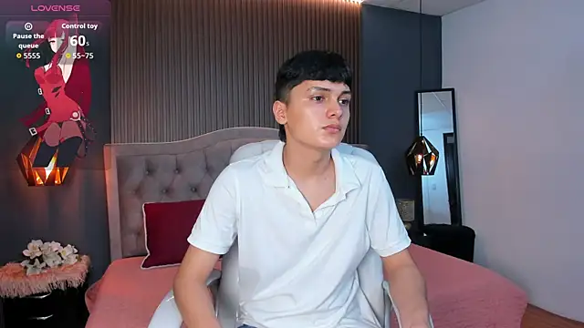 Snapshot of Maxii18_ chatting on November 5, 2025, 7:39 pm Maxii18 online show from November 5, 2025, 7:39 pm