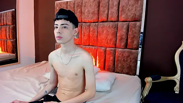 Snapshot of Sebastian_Reed chatting on November 22, 2025, 4:33 am Sebastian Reed online show from November 22, 2025, 4:33 am