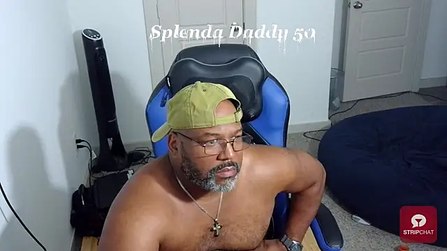 Snapshot of SplendaDaddy50 chatting on October 25, 2025, 11:20 am SplendaDaddy50 online show from October 25, 2025, 11:20 am
