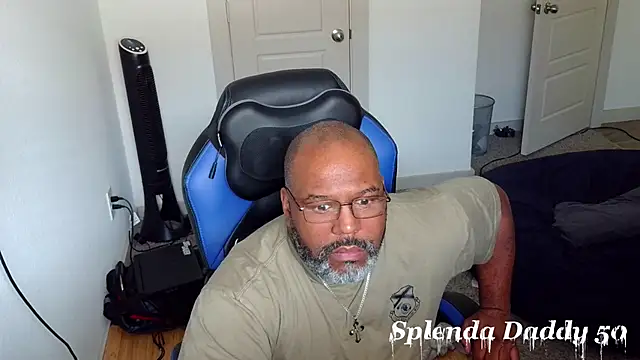Snapshot of SplendaDaddy50 chatting on October 27, 2025, 3:57 pm SplendaDaddy50 online show from October 27, 2025, 3:57 pm