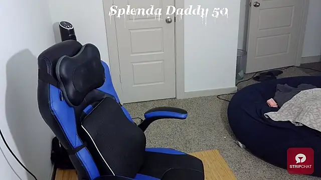 Snapshot of SplendaDaddy50 chatting on October 25, 2025, 11:27 pm SplendaDaddy50 online show from October 25, 2025, 11:27 pm