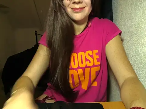 Snapshot of Aromaloveqq chatting on November 16, 2025, 3:17 pm Aromaloveqq online show from November 16, 2025, 3:17 pm