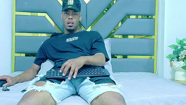 Snapshot of Neytanmalcon chatting on November 22, 2025, 9:02 pm Neytanmalcon online show from November 22, 2025, 9:02 pm