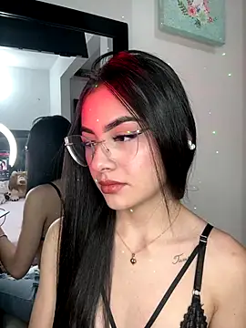 Snapshot of IslaCole chatting on October 24, 2025, 12:53 am IslaCole online show from October 24, 2025, 12:53 am